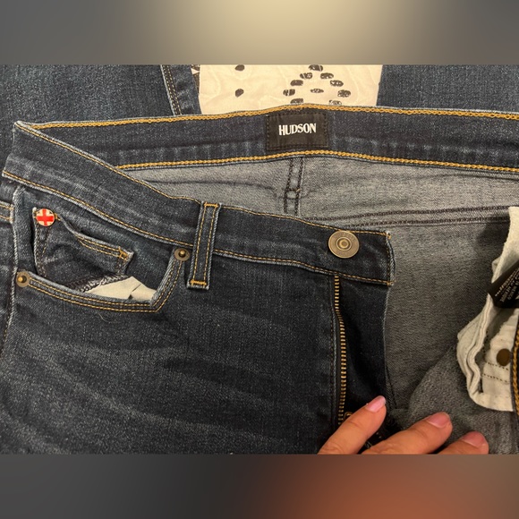 Hudson skinny destroyed wash size 28 - Picture 4 of 4